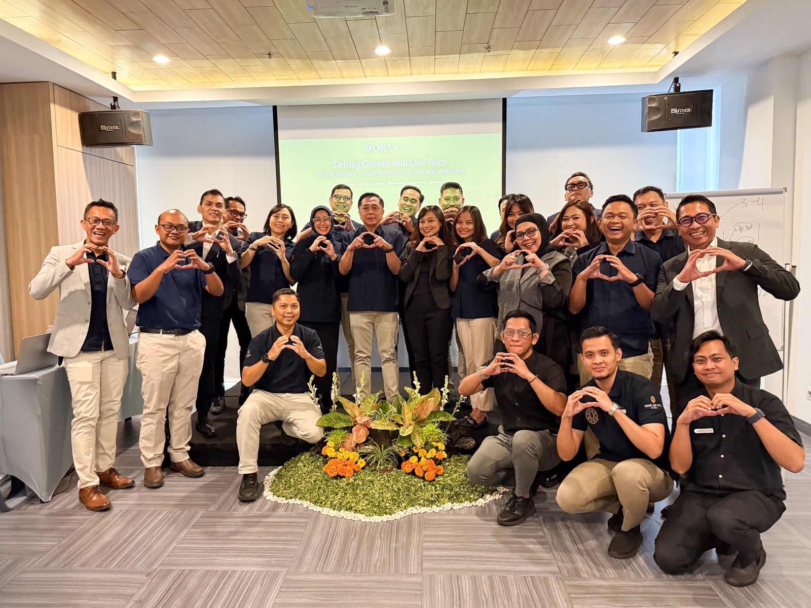 MORA GROUP MANTAPKAN LANGKAH 2026 DENGAN SEMANGAT UNIFORMITY