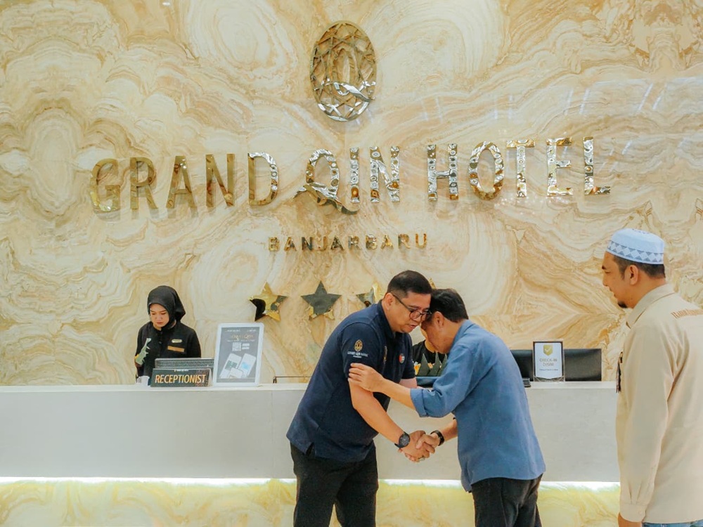 Grand Qin & Qin Hotel Banjarbaru Genap 2 Tahun, Dapat Kejutan Tumpeng dari Radar Banjarmasin